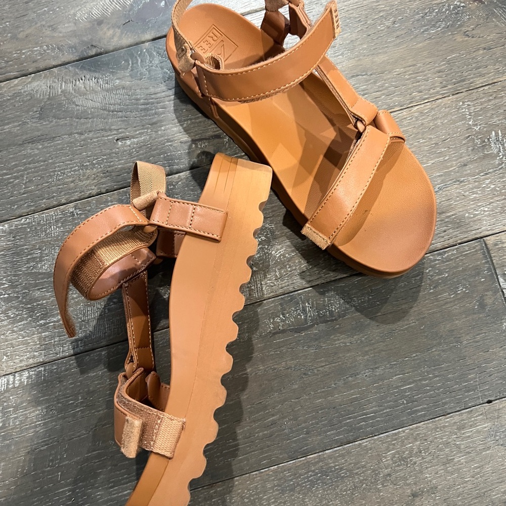 Reef Tan Leather Sandals - Picture 2 of 4